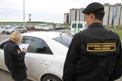 Жительницу Красноярска лишили автомобиля за долги по ЖКХ