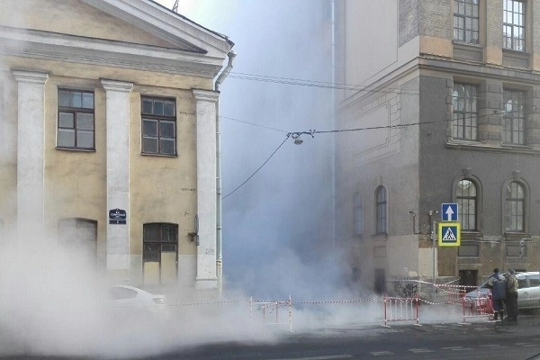 В Санкт-Петербурге из-за лопнувшей трубы без тепла остались 70 домов