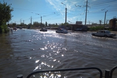 В Астрахани из-за аварии водопровода без воды остались несколько домов
