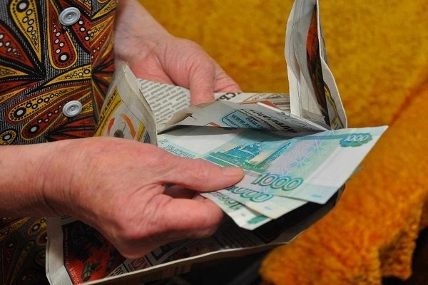 Мошенники в Тверской области оставили пенсионера без гроша
